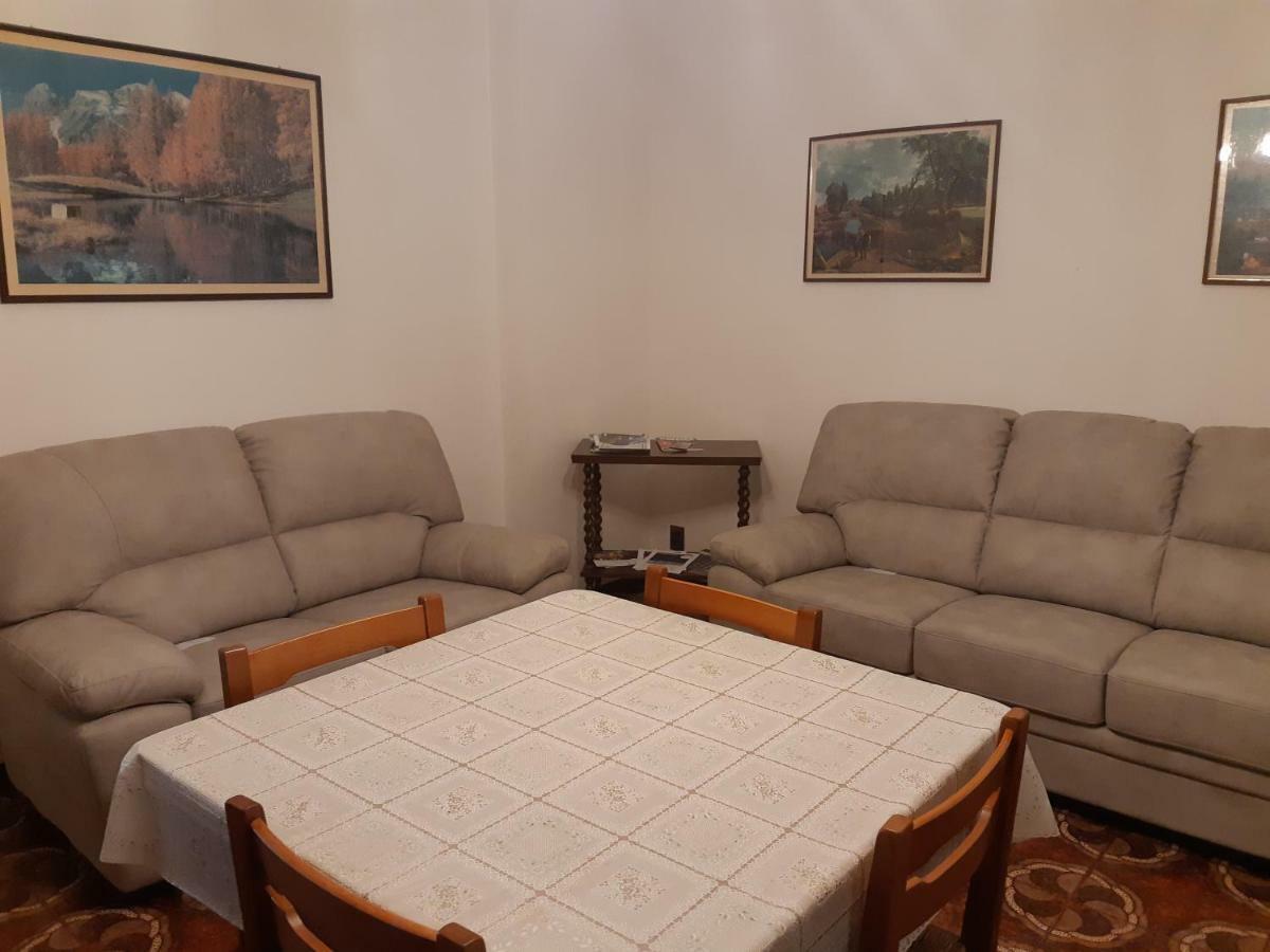 Casa Vacanze Ester Brenzone sul Garda Esterno foto